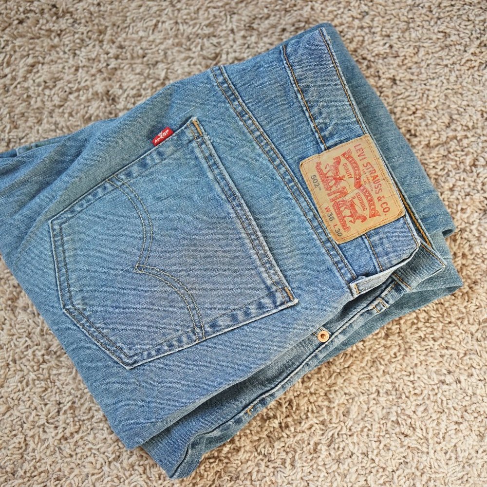 Levis 502 36x30 Taper Fit Blue Jeans Medium Wash